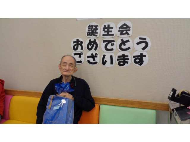 笑顔でプレゼントを受け取られていました！