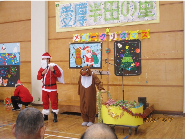 サンタクロースとトナカイが来たよ☆