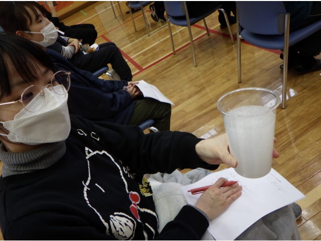 凝固剤を使った汚物処理方法を教えてもらいました