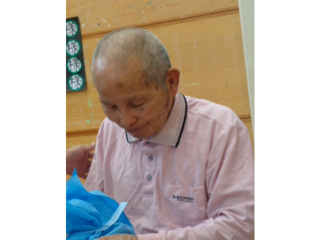 お辞儀で感謝の気持ちを伝えています…。