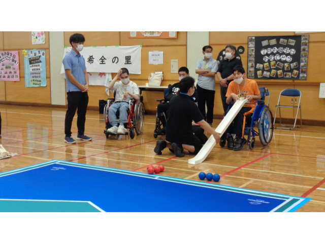 道具を使用して行うこともあります。