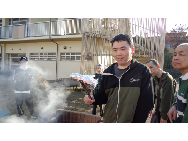 窯から焼き芋を拾いました！