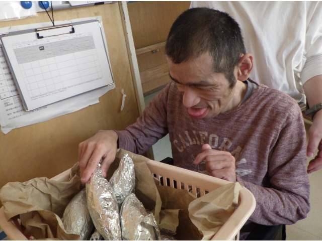 本物の焼き芋を探します