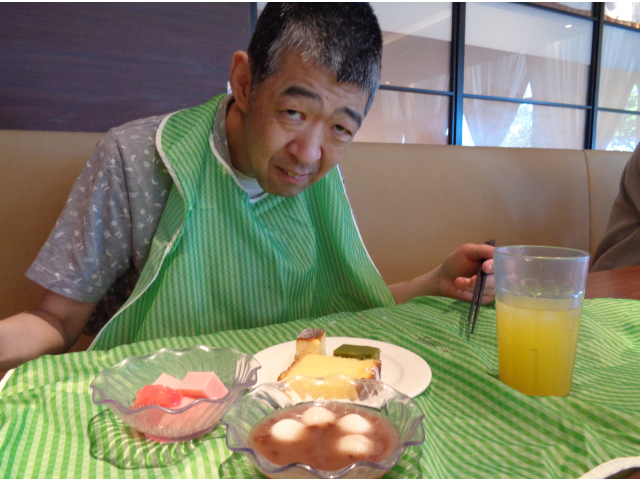 バイキングでたくさん食べてきました！