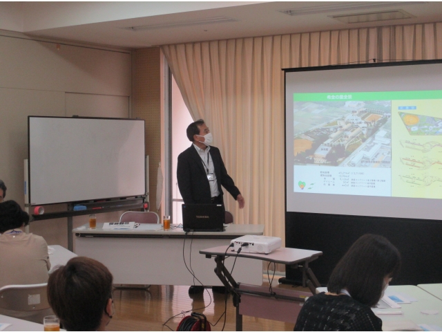 所長から施設運営状況の説明