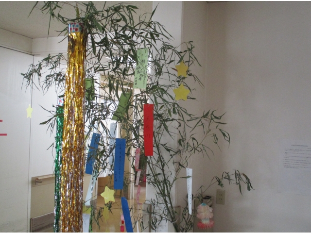 エレベーターホール前