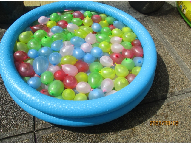 たくさんの水風船を用意しました！