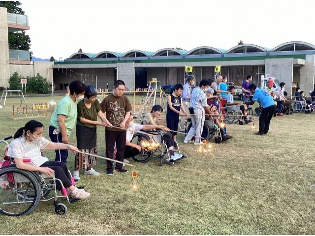 手持ちでタコの花火を楽しみました🐙