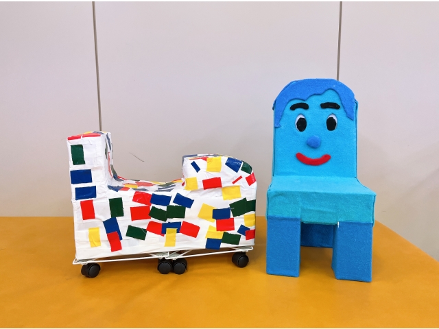 牛乳パックで制作した、イス(こっしーデザイン)と車です！