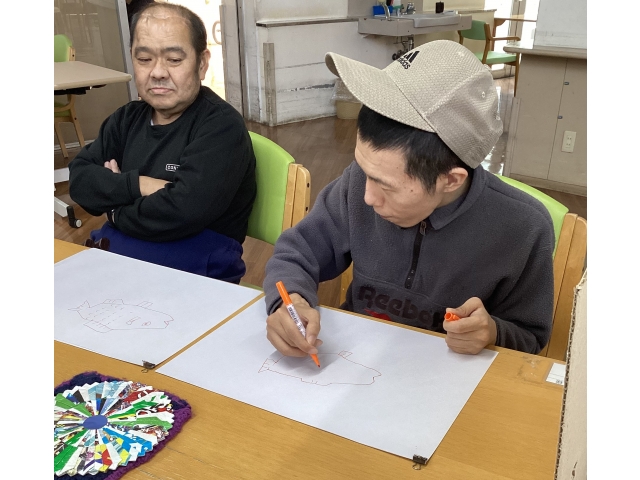 更に隣の方が描いていきます。