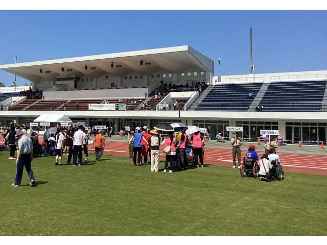 開会式。雲一つない晴天！