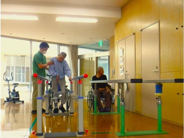 リハビリ（立位・歩行訓練）