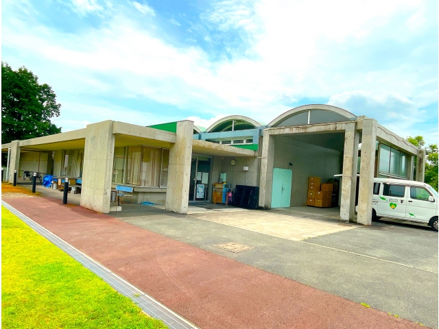 就労棟　　　　　　　　　　　　　　　　　　　　　　　　　　　　　　　　　　　　　（外観）