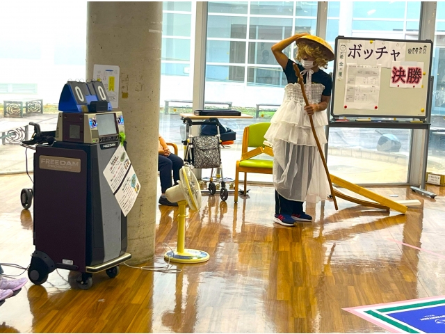 今回も熱気に促されボッチャ神登場。