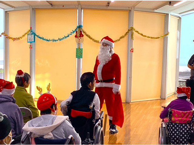 所長🎅さん……袋が空っぽです