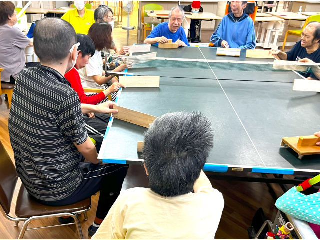 今回から卓球台でやりましょう。