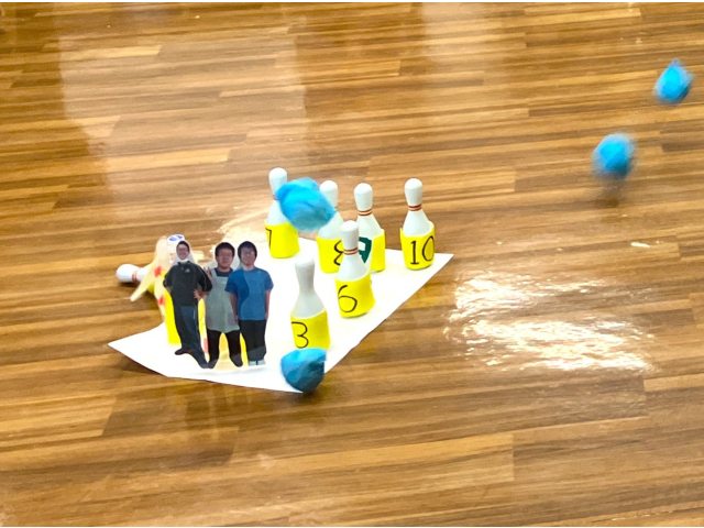 集中砲火をあびる職員さん…