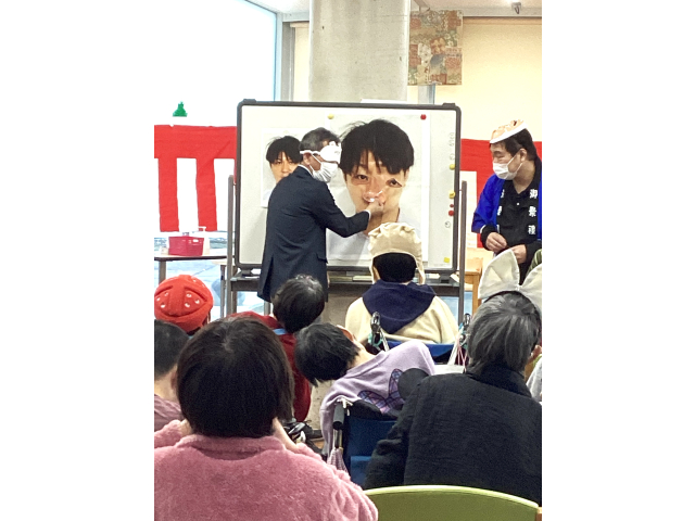 所長が次長の顔に挑戦！「も…もっと左？」