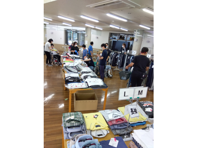 実物を見て、手に取って、触って選ぶのは楽しいですね。