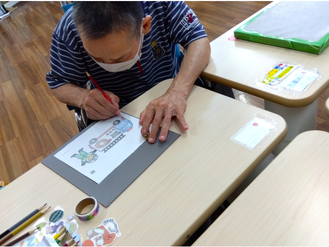 塗り絵もいいですね。