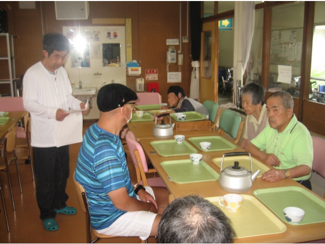 昼食時には、栄養士が直接チェックをします。