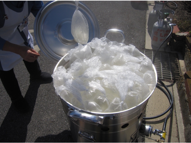 先ほどのお米が炊き上がりました