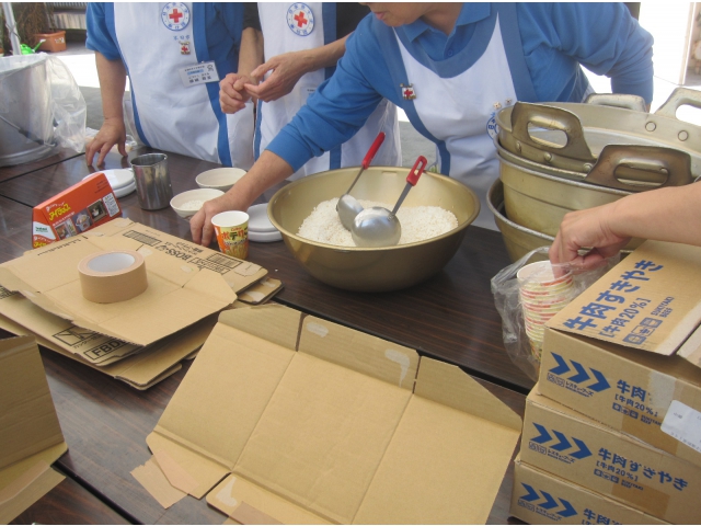 お米を炊く準備です。