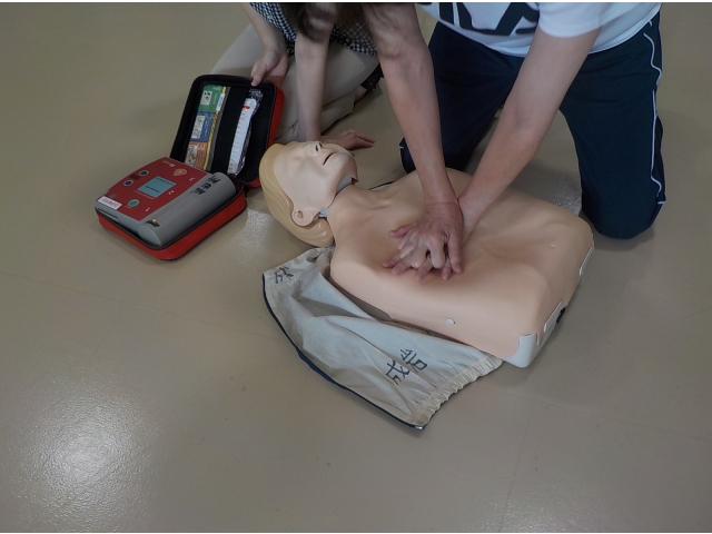 （3）	班に分かれて実践演習しました。