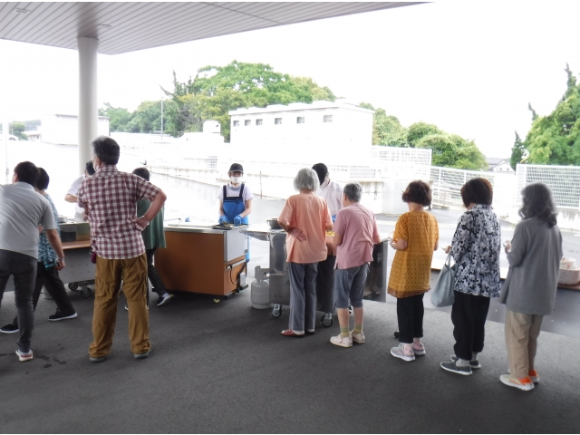 待ちきれない大行列が！！