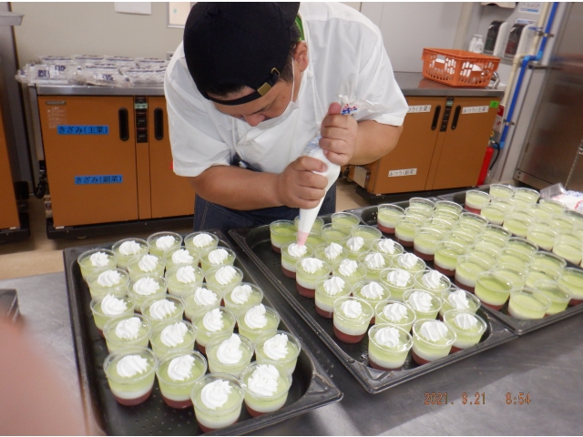 手作りデザート作成中(^^)/