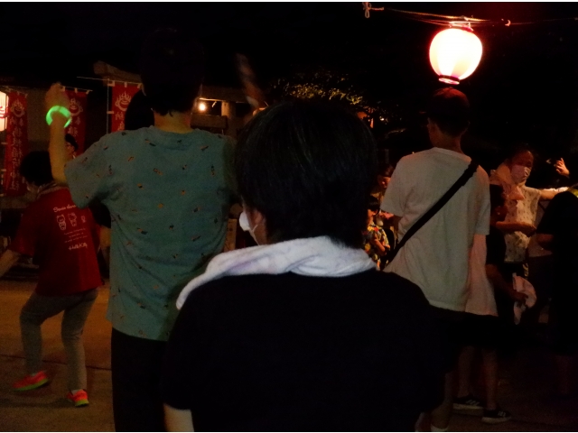 はじめに、ひと踊り。