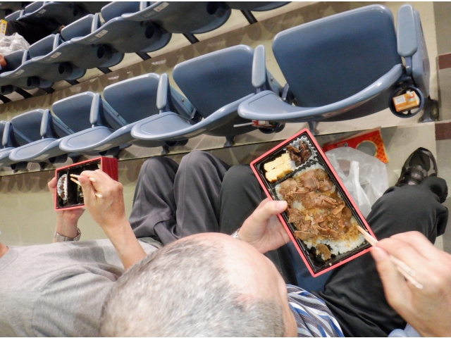 試合前に腹ごしらえで『牛タン弁当』を食べました。美味しかった！