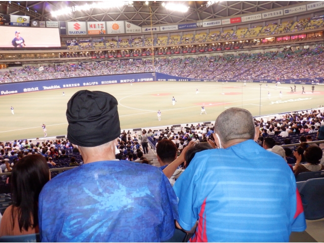中日のユニホームに着替えて、応援　頑張ります！！