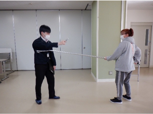 さすまたの使い方①