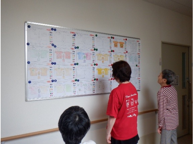 応募総数48点の中から投票をします