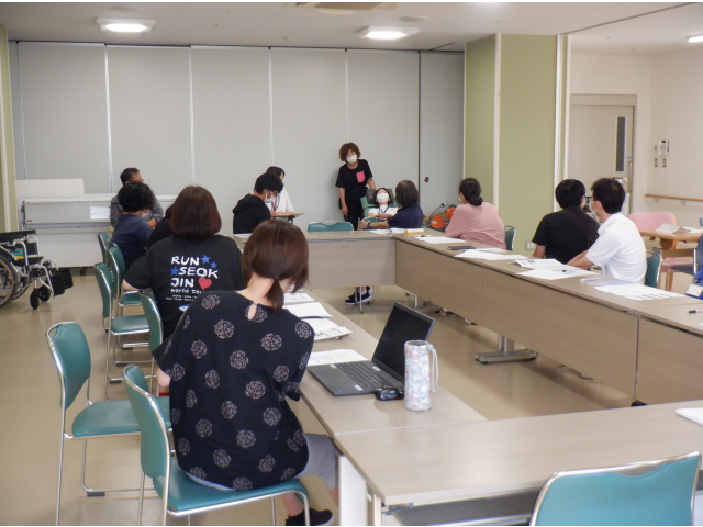 実習生さんも車いす体験しました