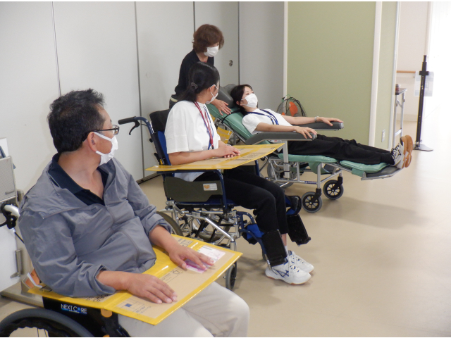 急に背もたれを下げるとビックリ!!