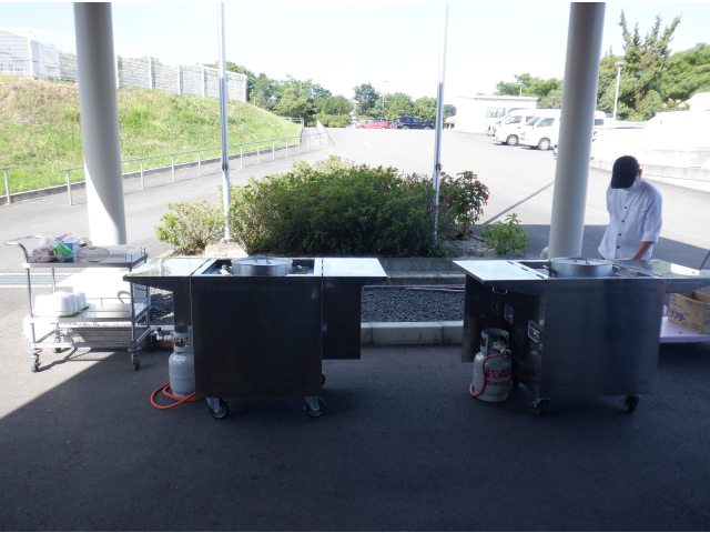 炊き出しの準備です。