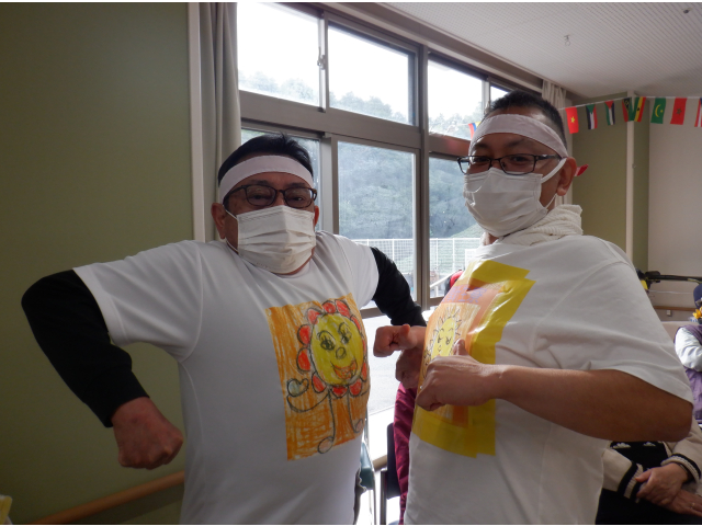 白チーム「春日ポーズ」で気合十分!!