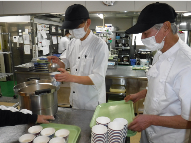 １階は厨房さんが用意しました