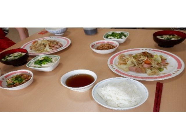 ５/２２　野菜炒め、冷奴、納豆、吸い物