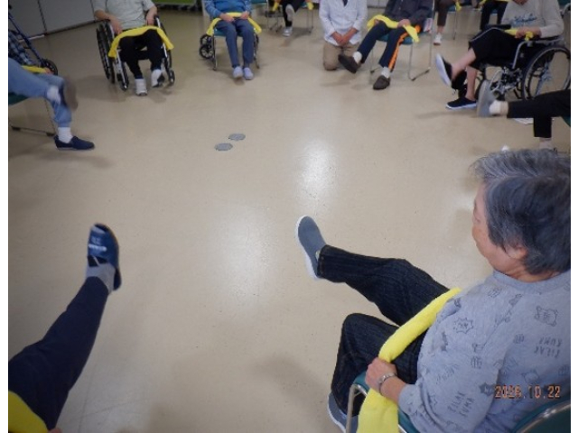 足裏が向かいの人に見えてるかしら