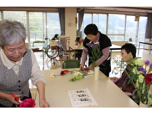 色とりどりの花々ですね。