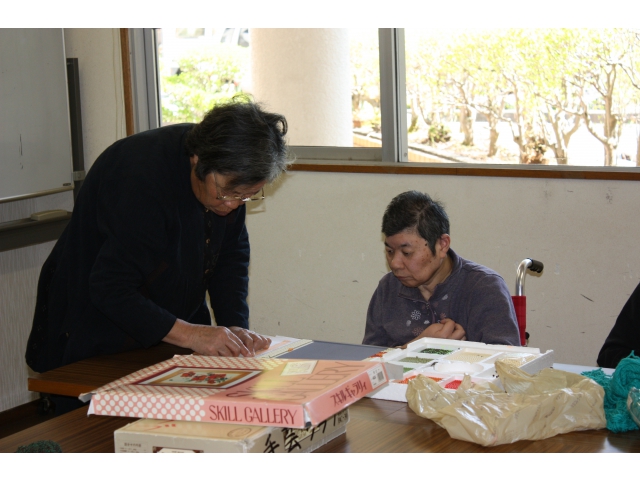 ボランティアの先生と一緒に始めます