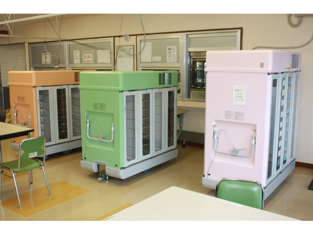 左の2台が新車です