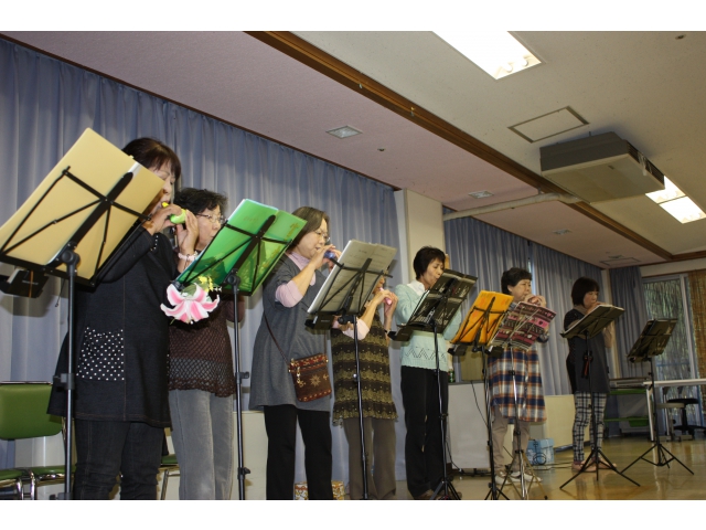 演奏もＭＣも
聞き入っていまいました（8分音符）