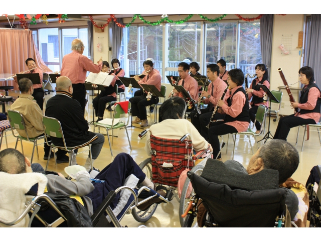 木管楽器の美しい音色が響きます。