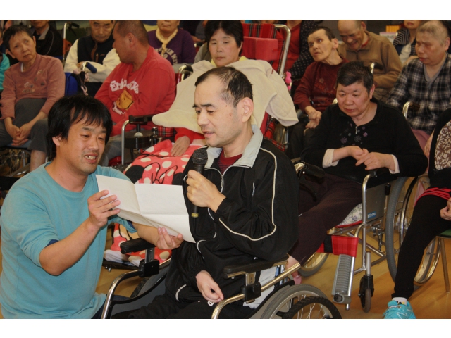 利用者の皆さんを代表して、ねぎらいのお言葉。