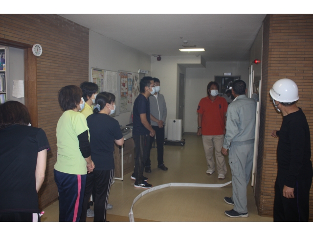 取り扱いについて説明を受けます