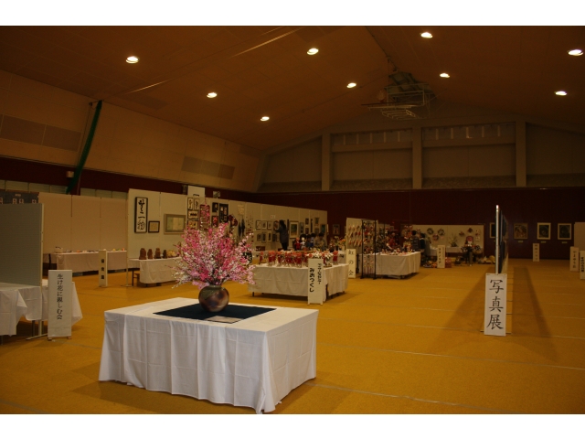 奥三河の手芸作品が
数多く展示されています。